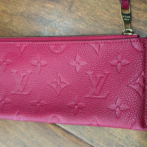 Louis Vuitton pouch - Picture 3 of 8